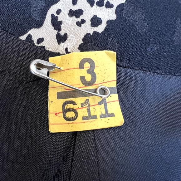 David Hayes Vintage 80's 100% Silk Cropped Blazer Jacket Size 2 - Picture 4 of 8